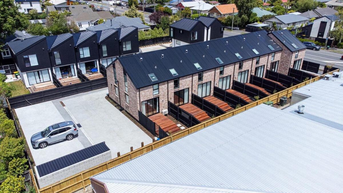 Apartamento New Build Townhouse & Gated Car Park